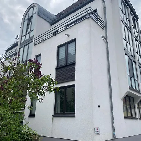 Zentral In Mit Balkon! Apartment